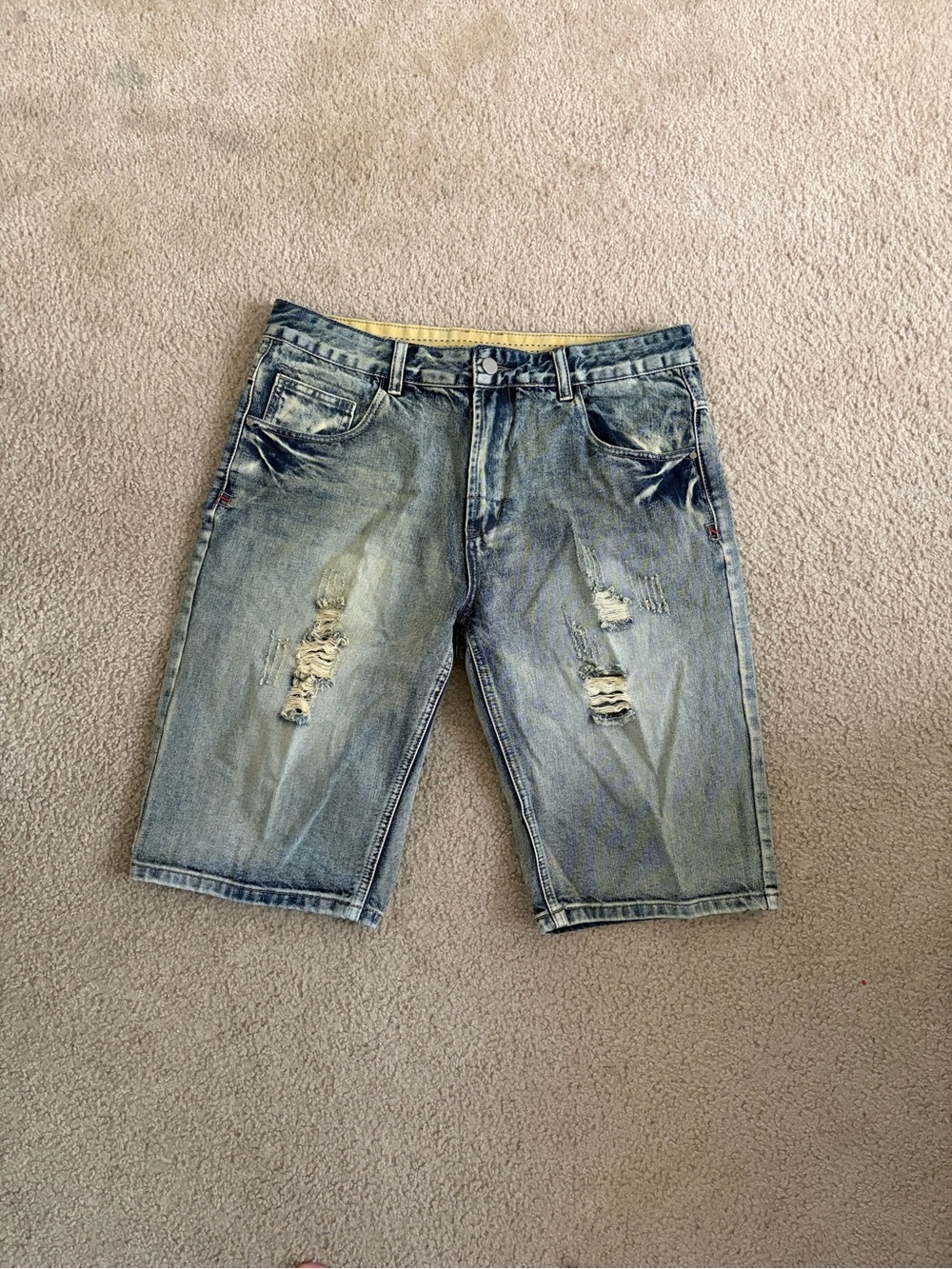Des Feli Men's Ripped Denim Shorts in Faded Blue